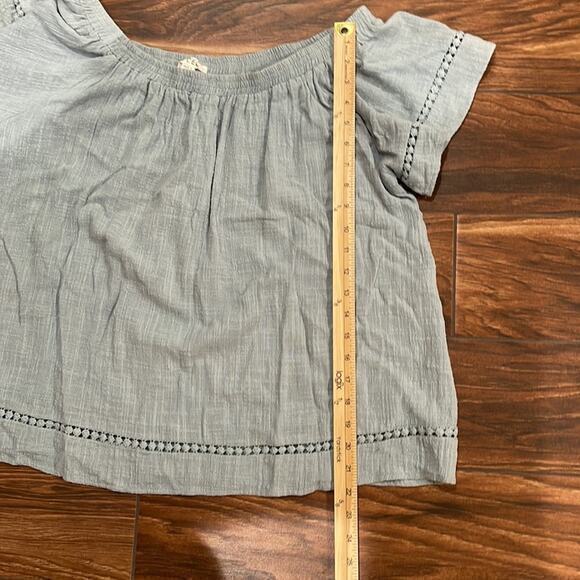 TCEC Off‎ Shoulder Shirt - Picture 4 of 5